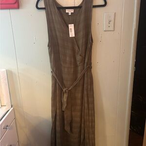 Bobeau Olive Green Midi Dress